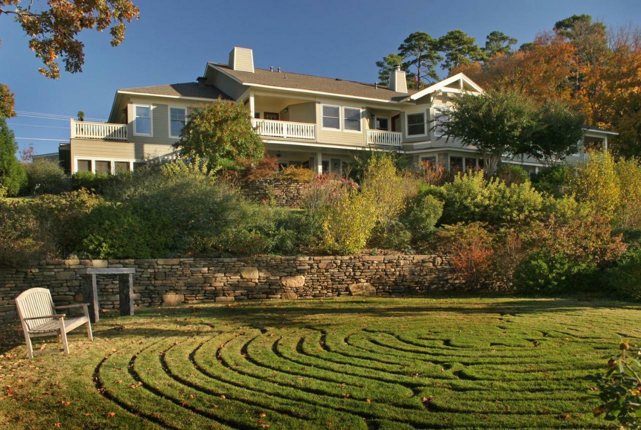 Lookout Point Lakeside Inn Hot Springs Exterior photo
